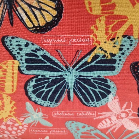 Large Butterfly Sewing Kit Storage Box - Red & Blue Fabric - Removable Organizer - Picture 15 of 15